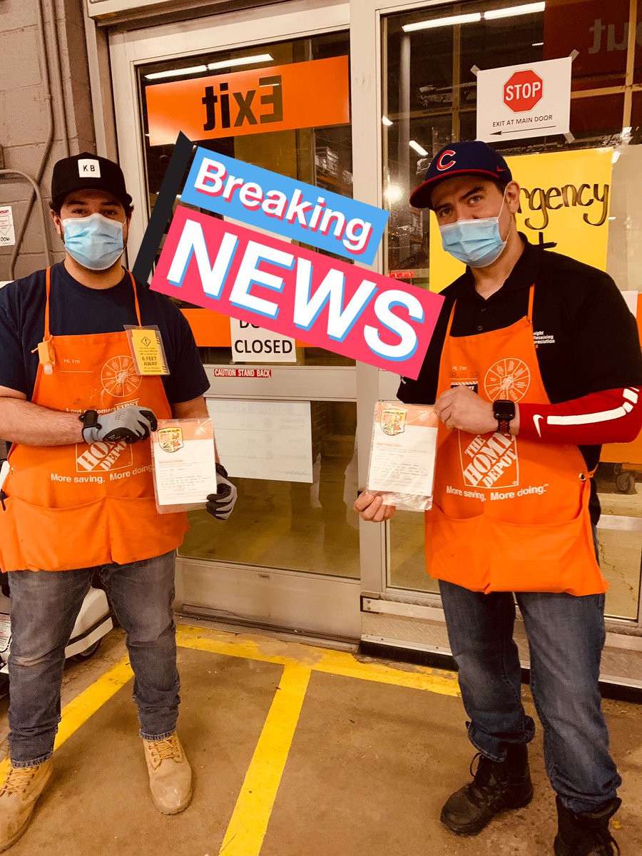 BlueSquad2022's tweet photo. Recognizing some hard working associates from D38 freight team Staying 💪 thru some hard times and always giving there best for the Team👍🤙🦾0909ROXStrong https://t.co/7UJlWFAH9J
