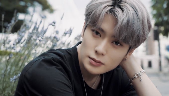 bambietines's tweet image. ยอดฟอลในไอจีก็ 4M ILMB ก็ครบ 30M เธอมันแพรวพราว #JaehyunILMB30M #welovejaehyun3000