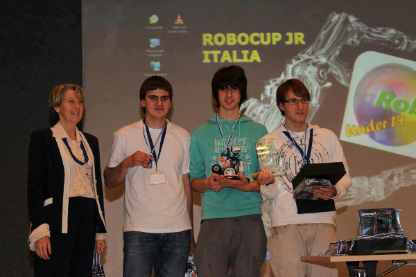 #WeAreTheChampions Campioni d'Italia nel 2012!!🇮🇹🏆🏆🏆😉😊⚡#RoboCup VicenzaThunders.com/B