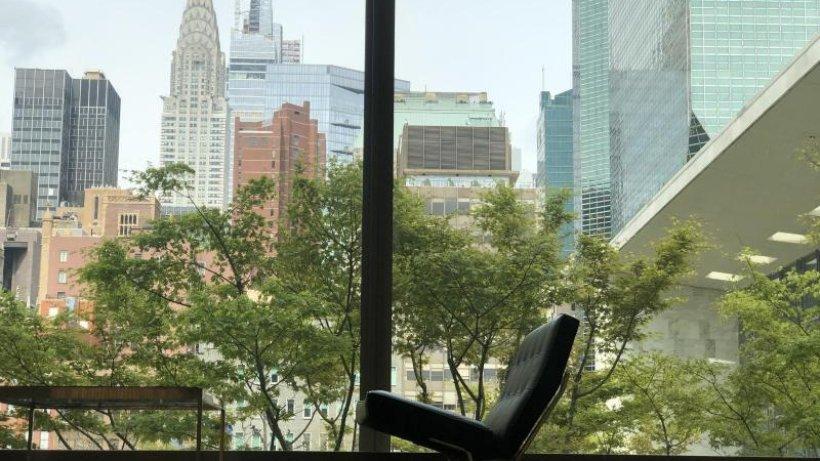 Hausbesitzer locken mit mietfreien Monaten, Bürotürme und frühere Touristenmagneten sind verwaist. Hunderttausende haben das sonst so pulsierende New York wegen der Corona-Krise verlassen. Momentaufnahme oder Vorbote eines Umbruchs? morgenpost.de/wirtschaft/art…