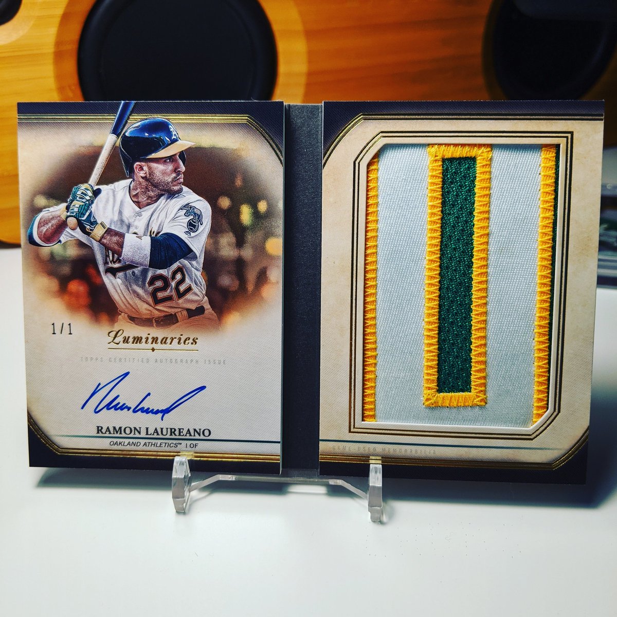 JoeyOcards's tweet photo. Ramon Laureano 2020 Topps Luminaries Booklet Auto 1/1
#ramonlaureano #oaklandathletics #baseballcards #topps #toppsluminaries #booklet #1of1 #oneofone #auto https://t.co/vxz6DWMr82