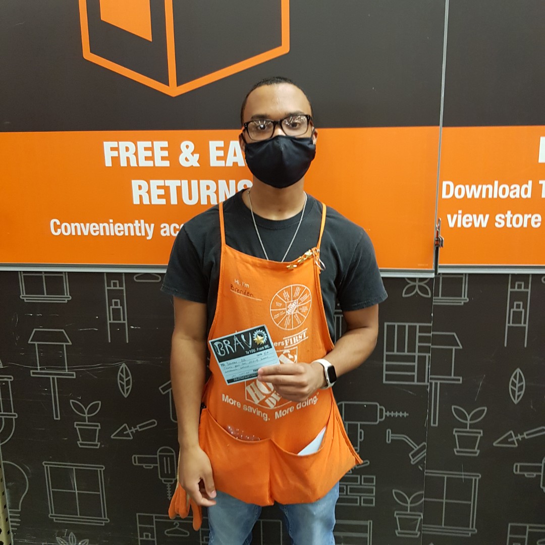 JustinRoth3016's tweet photo. Recognizing more associates at #3016 for #VOCmention from last week. #drive3stepprocess @KevinDuncan3016 @adam_veatch @ImogeneGrant19 @Melissa_DHRM196 @ShowMeShawnD196 @CampSweenScott https://t.co/S9lVUPXQYq