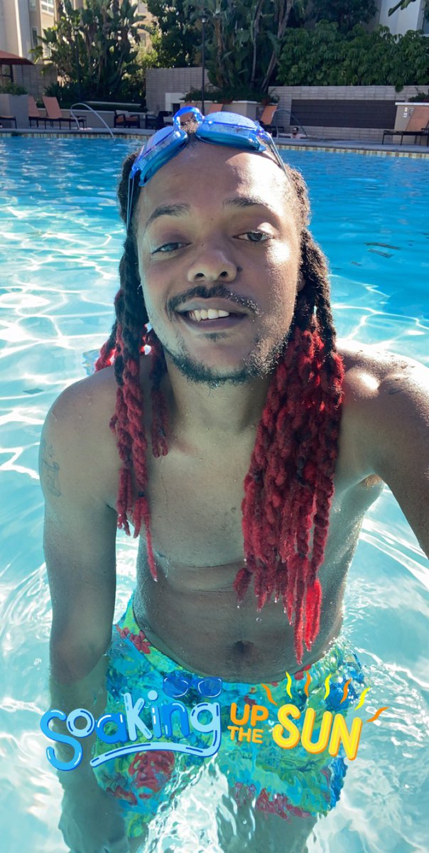 ManishMarley's tweet image. Soakin up this sun ‼️☀️😊 #CaliLife #CaliSun #LivingMyBestLife #PoolLife #LetMyLocsDown #LocLife