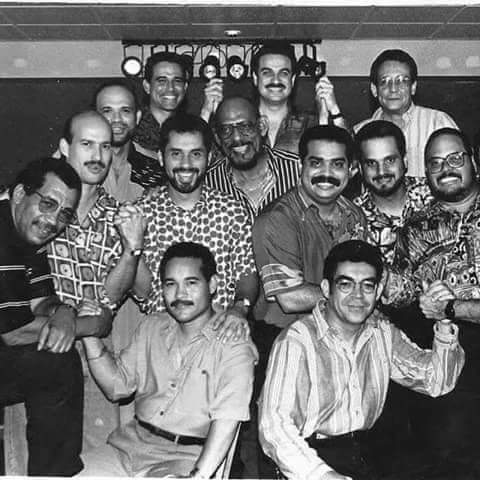 mayola_con's tweet photo. LA ORQUESTA DEL MAESTRO #WILLIE_ROSARIO QUIÉN HA INICIOS DE MAYO CUMPLIÓ 96 AÑOS... #CABALLOTES, DIME A QUIEN RECONOCES EN ESTÁ FOTO DE LOS 90'S 🔥🔥 https://t.co/fh18Ka2Sk1