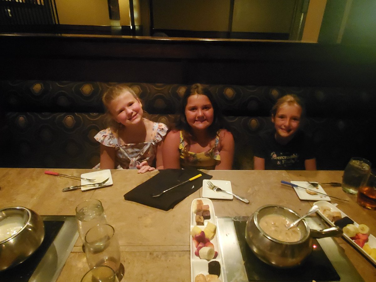 BalounKelly's tweet image. Reading is sweet! Celebrating this awesome trios @ReadingPlus success!  @TheMeltingPot @LeslieODell11 @HollyUrenBowman #nosummerslide