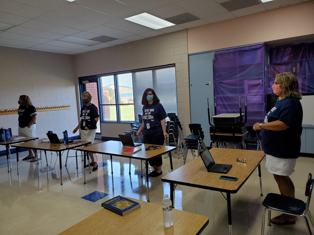 Twizzygirl525's tweet image. WE ARE READY! #sharevcs @AYCOCKSCHOOL @taranorwood31 @scompton2015 @carolineboyd57 @FontanetTracey @coachtashaswim