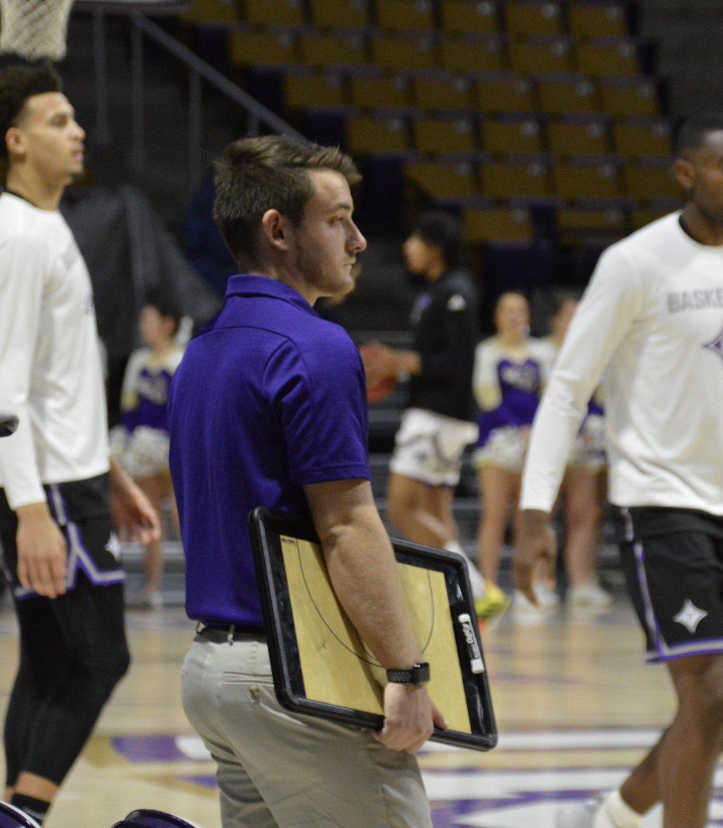 wcumbb's tweet photo. We challenge @FSUHoopsMGRS @XavierManagers @ECU_MBB_MGR to help spread the word #WeWantToManage #WearAMask https://t.co/ncoP1YBiHr