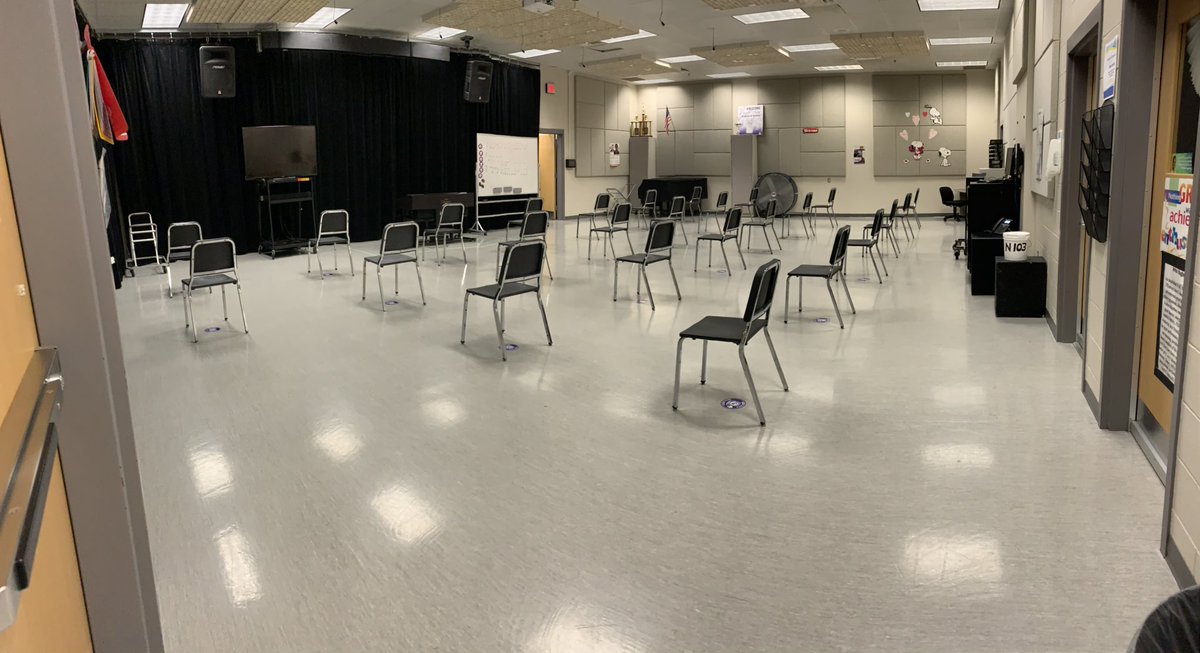 BenDavisChoirs's tweet photo. We are *SO EXCITED* to welcome our @BenDavisHS @BenDavisNGC choir kiddos back to school! It’s been far too long since we’ve been able to share music with our scholars. It’s always a great day at Ben Davis High School and tomorrow will be *NO EXCEPTION*! 💜 🎤 🎶 https://t.co/PIkio5moXu