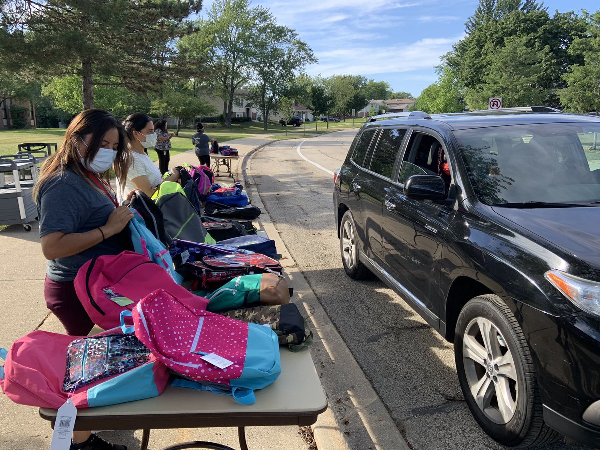 MacToros54's tweet photo. Gracias to all our amazing staff who helped make our Back to School Supply Spree a success! We could not have asked for a more beautiful day! #MacStrong #SomosMac https://t.co/nvUjXRmJ53