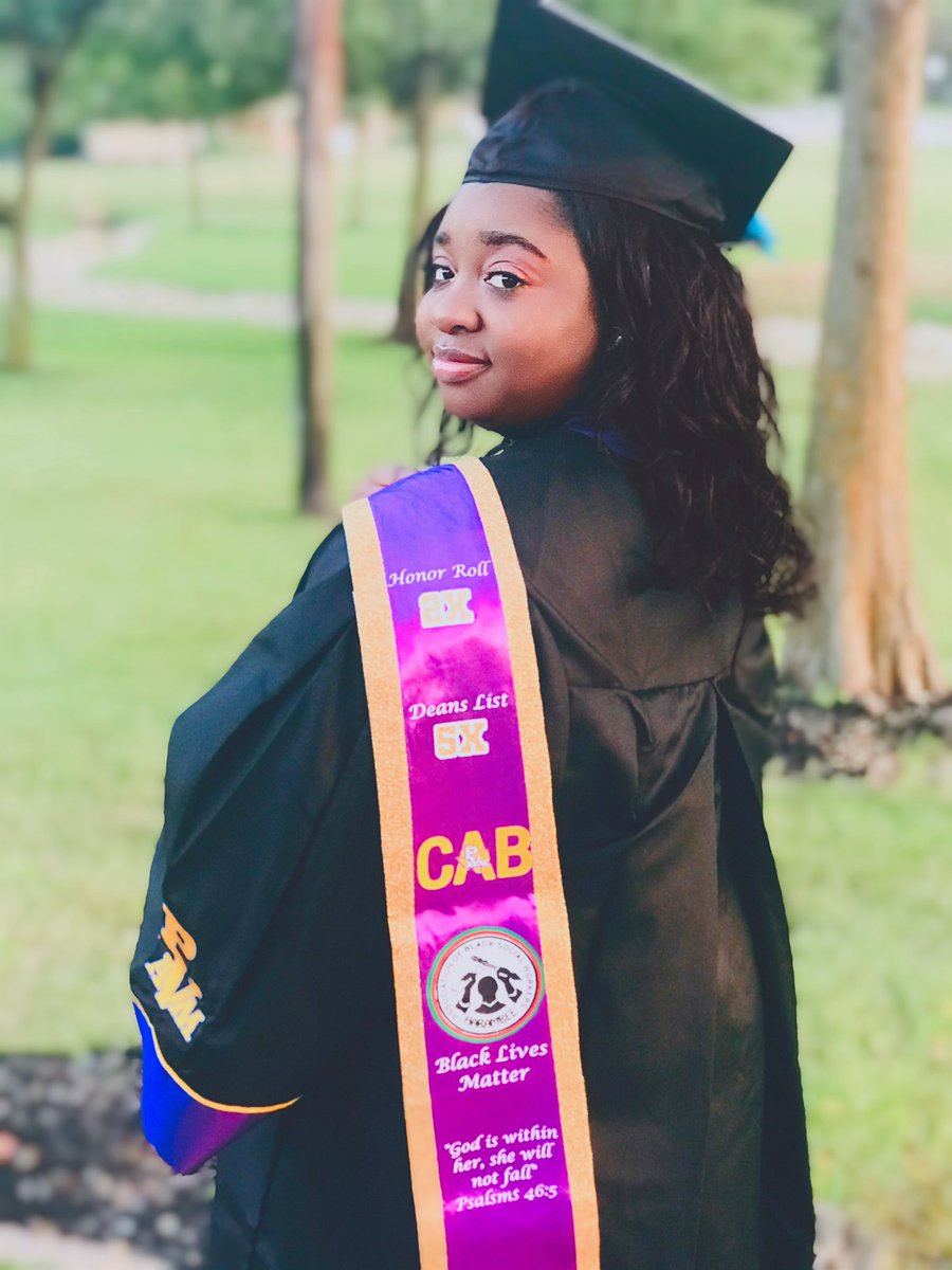 laneshia_k's tweet image. Internship  ✅
Honor Roll ✅
Deans List ✅
BSW✅
4.0 for the summer session✅
Masters loading.......
Dear Prairie View, thank you for taking in this small town girl and turning her into a woman she never thought she would become. Thank you for the lessons learned💛💜#PVAMU #PV20