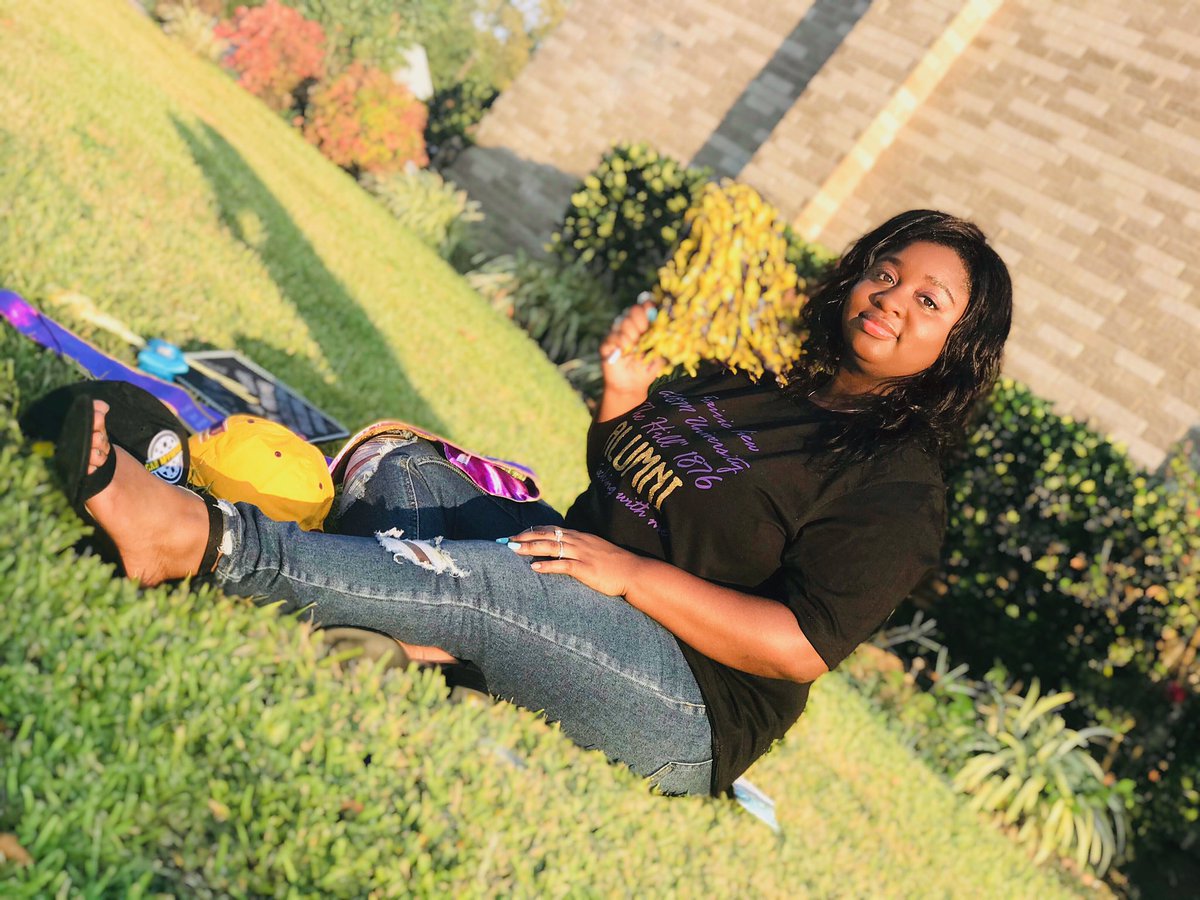 laneshia_k's tweet image. Internship  ✅
Honor Roll ✅
Deans List ✅
BSW✅
4.0 for the summer session✅
Masters loading.......
Dear Prairie View, thank you for taking in this small town girl and turning her into a woman she never thought she would become. Thank you for the lessons learned💛💜#PVAMU #PV20