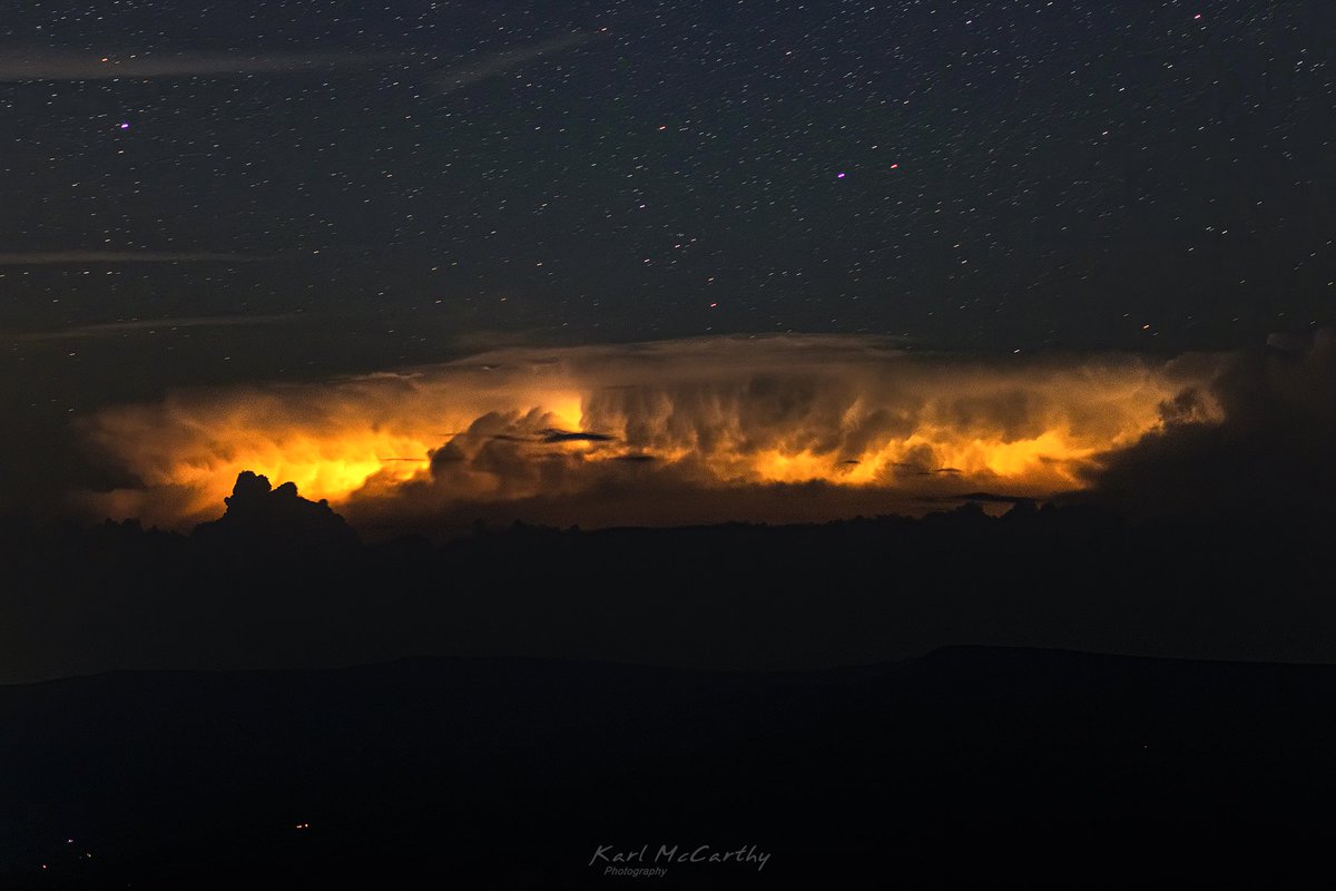 McCarthyKarl's tweet image. Amazing night watching the storm over the Midlands from South Wales. @StormHour @ItsYourWales @DerekTheWeather @Ruth_ITV @metoffice @BBCEarth @WalesOnline #storm #lightning