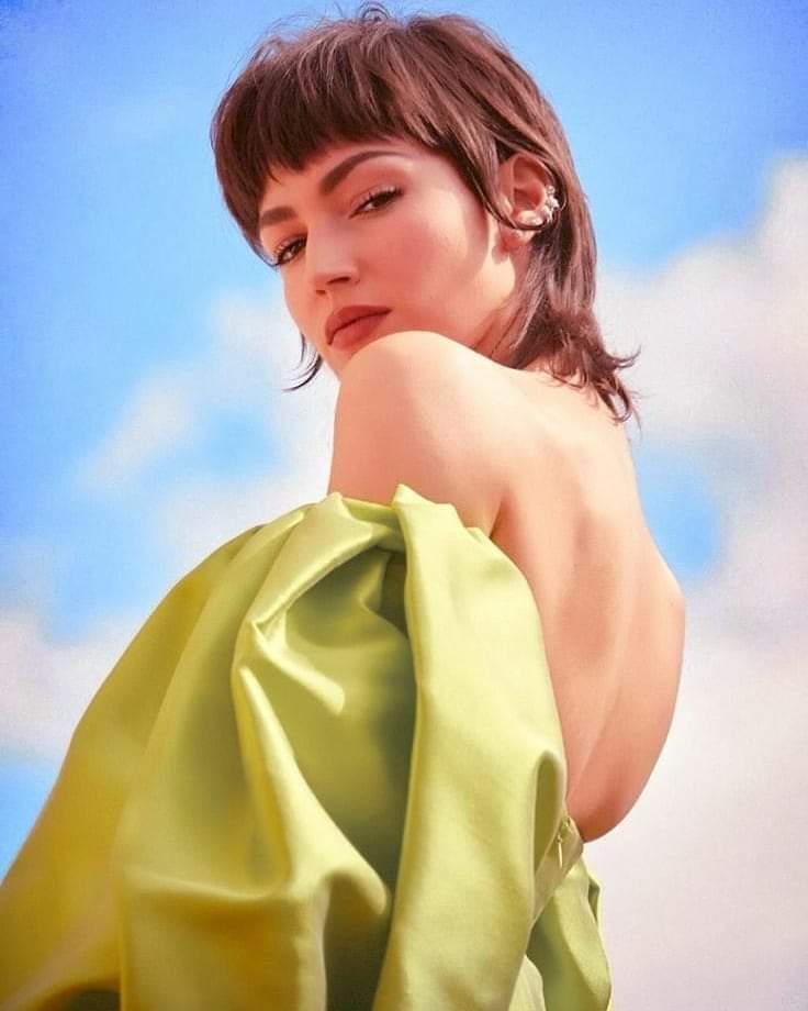 Happy birthday to the prettiest trouble maker \"Tokyo\" Úrsula Corberó. 