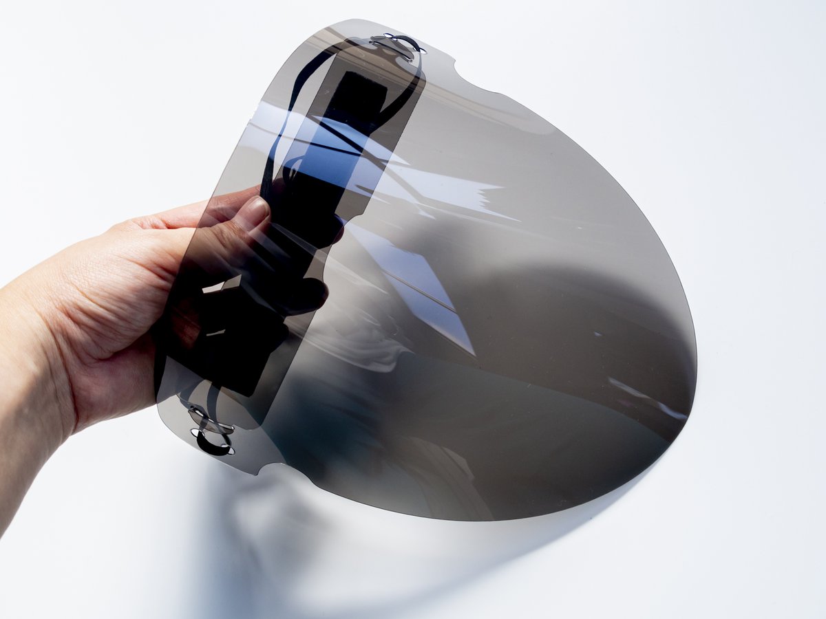 Tokyo Acryl 有限会社三幸 Ar Twitter 黒いスタイリッシュなフェイスシールド 水分をこまめに補給する時に顔をガードしながら飲めます T Co Otctlsroaw フェイスシールド フェースシールド Faceshield フェイスガード ファッションフェイスシールド