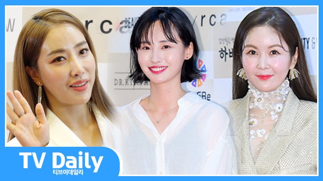 tvdailynews's tweet photo. 솜해인-숙행-장영란 ‘심플하거나, 화려하게~’ 개성 넘치는 시상식 패션

https://t.co/HtGkDP8G7h

#솜해인 #숙행 #장영란 #SomHein #Sookhaeng #JangYoungRan #대한민국예술문화인대상 #HaSeungJin #Defconn #티브이데일리 #tvdaily #td영상 https://t.co/yEYCAzKpM4