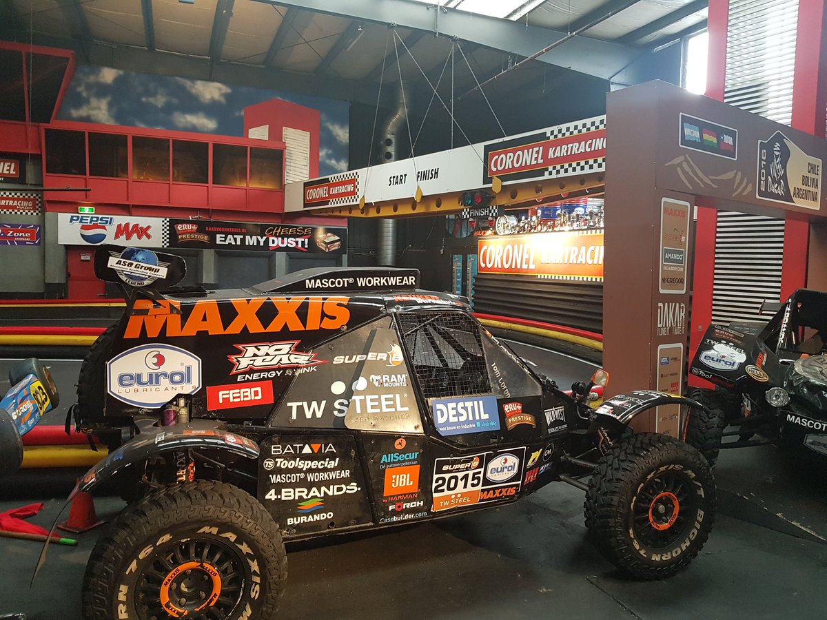 ilPettirosso's tweet photo. Op locatie @TimCoronel @CoronelKart voor lancering 3D simulator afleiding  #rijMONO met Responsible Young Drivers en ROF @rovzh https://t.co/UzHbFCMoiS
