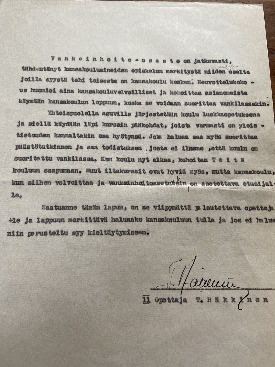 KatiSunimento's tweet photo. Sopivasti koulujen alkaessa eteeni tuli oheinen paperi, jonka tarkoitus oli motivoida vankeja koulutukseen. Paperin perusteella #koulutus oli merkityksellistä #vankila’ssa jo 50-luvulla. ”Kun koulu nyt alkaa, kehoitan Teitä kouluun saapumaan.” https://t.co/Ejt0NSv6F3