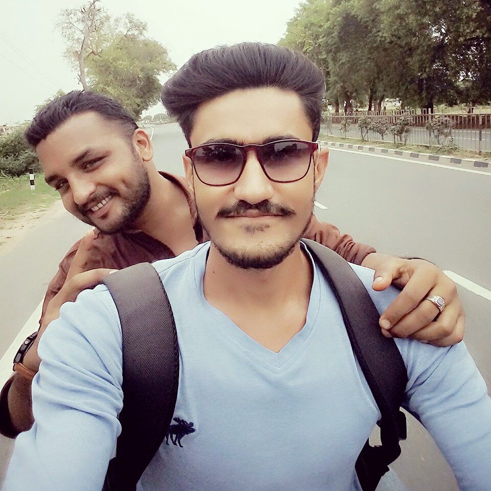 Prakash_MScIT's tweet photo. #NewProfilePic https://t.co/HF38yiDwgk