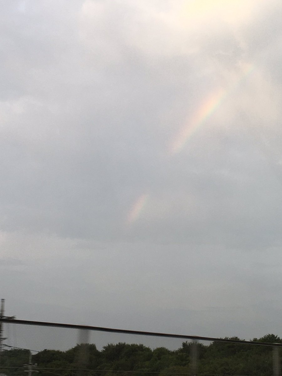 allee_f's tweet photo. 虹が見たいー🌈と言った
翌日に見れました✨🌈

私の場合

ボソっと呟いてたら叶う✨✨
現象がよくあるので

不思議でも無いけ��

嬉しい😊

#幸せな一日にしよう
#虹が好き #ありがとう https://t.co/272oeM99YG