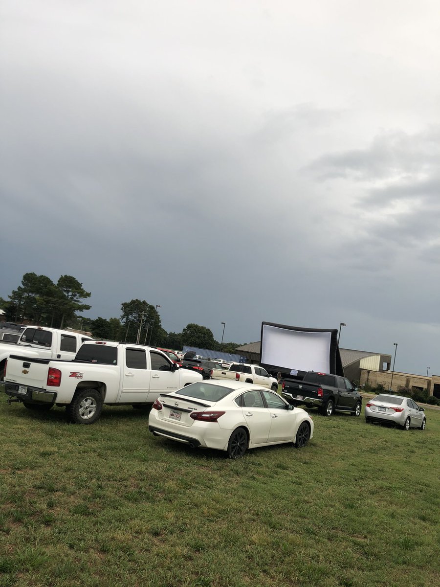DavidOnKfin's tweet photo. Thank you @BlackRiverTC having us out for graduation! Great memories made all around. Plus, the corn dogs were 👌 https://t.co/CC4RyD5B7C