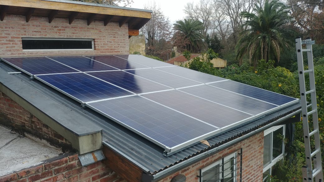 mesch's tweet photo. Estos paneles solares podrían estar en el techo de tu casa en $🇦🇷 al TC oficial!

Conocé más sobre la ley de generación distribuida: https://t.co/iPh1JnoYOC

Te interesan las energías renovables?https://t.co/iehOLq1xNx

+info: ariel@mesch.com.ar

fin del espacio publicitario😎 https://t.co/DrUKw7WxD5