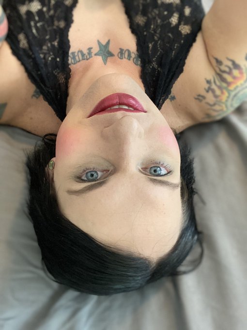 All glitches fixed! Stream starts in 5 minutes! https://t.co/QtHBrHAI3t<a href="/tag/transgender"class="tags"><span>#transgender</span></a><a href="/tag/camgirl"class="tags"><span>#camgirl</span></a><a href="/tag/linux"class="tags"><span>#linux</span></a>