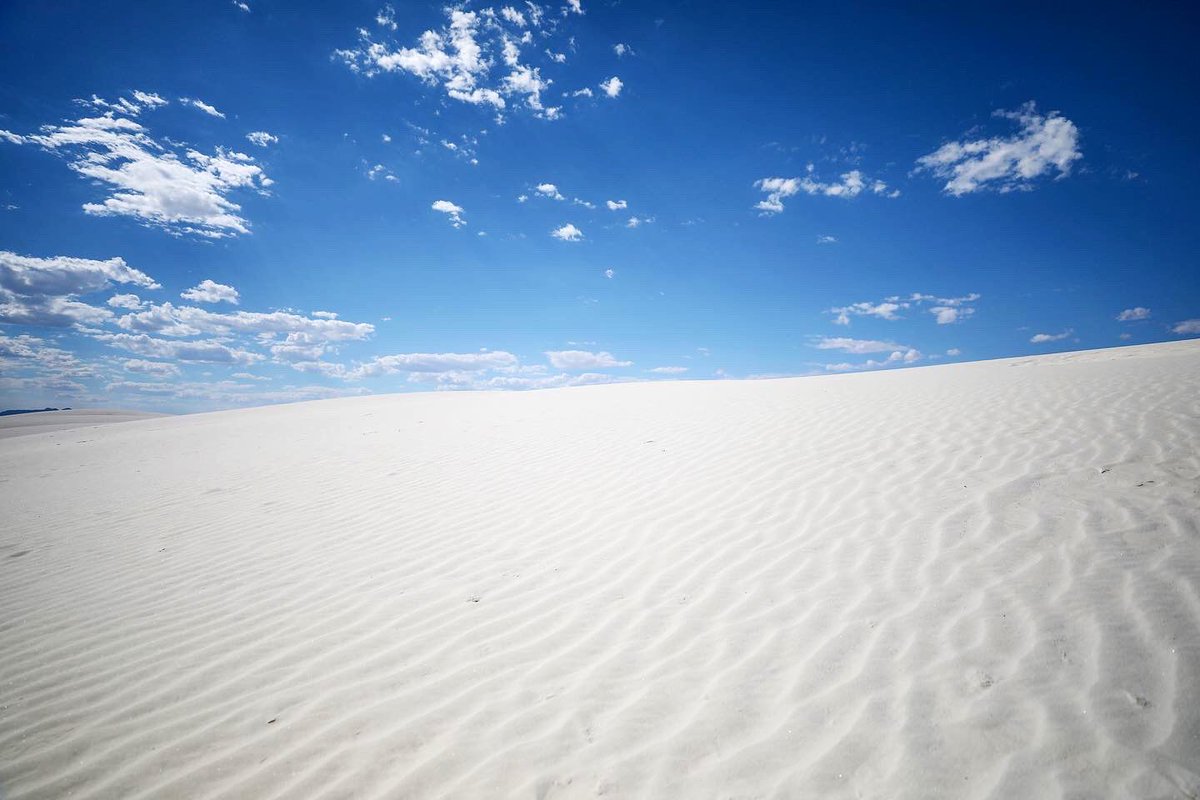 MereteB29's tweet photo. Lost in lines and textures. 

#traveltuesday #whitesands #NationalParks #white #sand #travelinspiration #traveladdict #explore #getoutside #wonderland #nationalparkgeek #summer #roadtrip #travelresponsibly #wanderlust #findyouradventure #travelphotography #getaway https://t.co/jBQkV18qOp