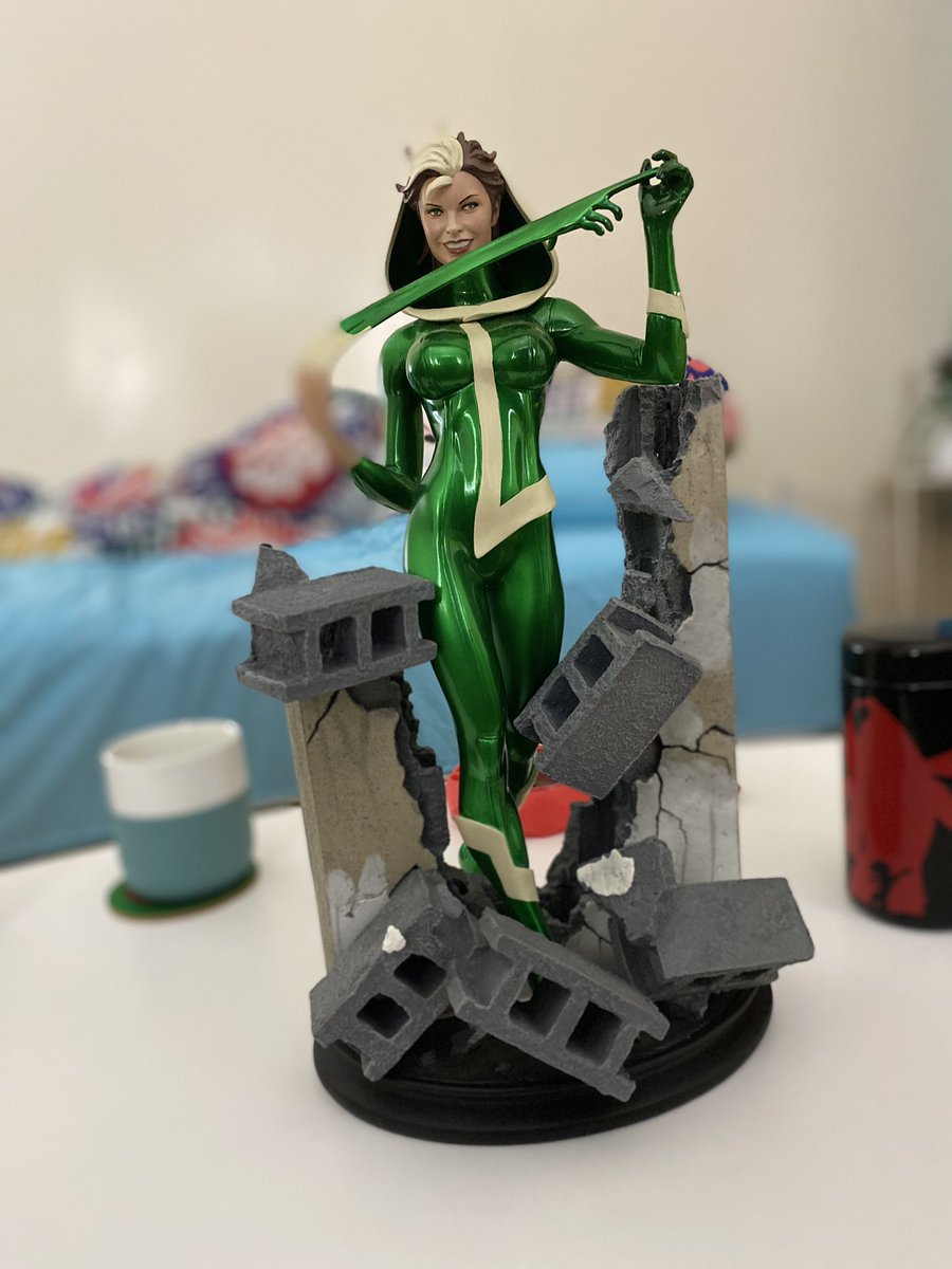 BabeBro's tweet photo. Your impact is undeniable. She became my favorite superhero while watching the show @xmentas &amp; @ZannLenore was the icing on the cake! This month Rogue’s debut turns 39! Love my Queen 👑 Of @Marvel #Rogue #XMen #AnneMarie #RogueFan 💚💛 https://t.co/0VaYYwYDnV