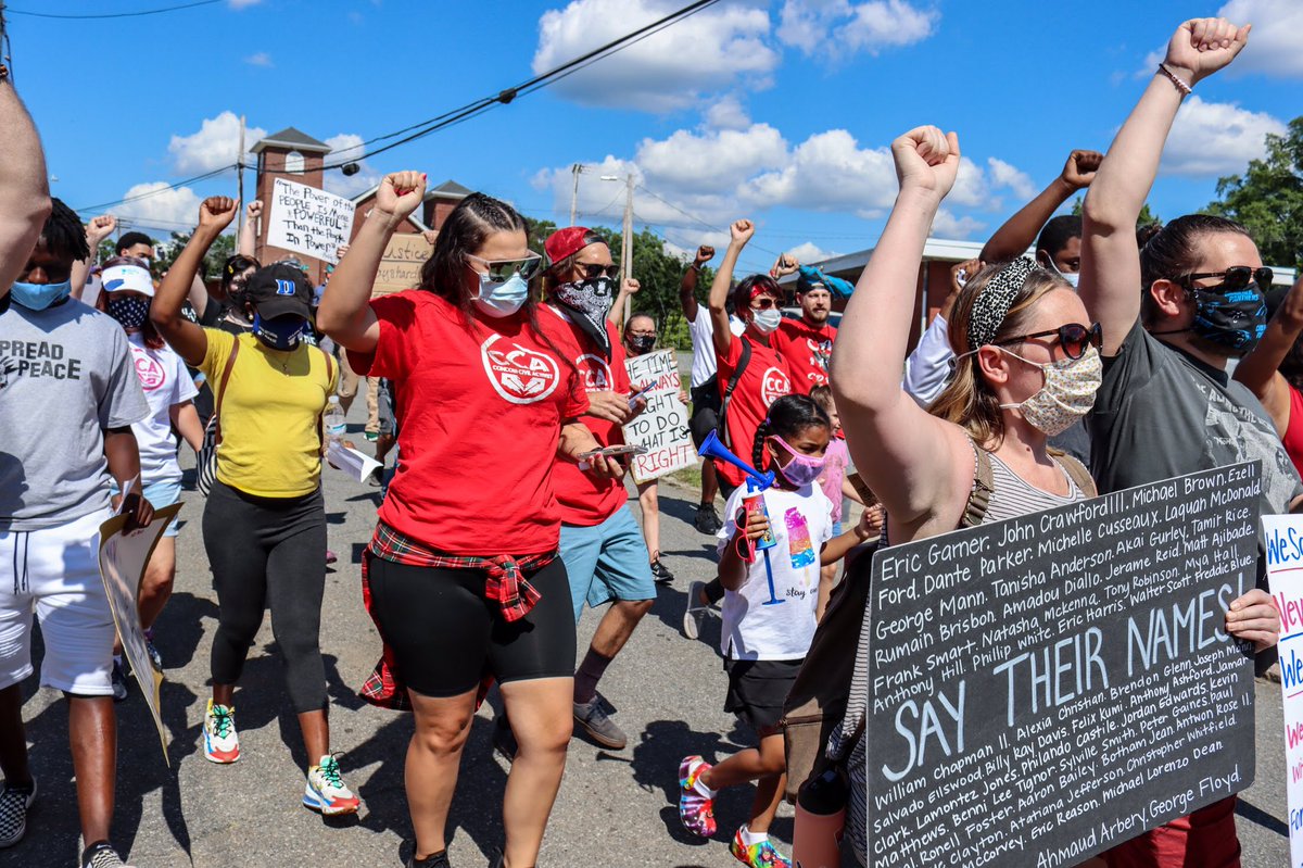 Communitycivil's tweet photo. Only going up from here 🧗🏽��♂️
📸@jamssociety
#CCA #JustCivil #Concord #Love #Peace #Justice #Freedom #CollectiveAction #Concordprotest #ncprotest #Long2020 https://t.co/3Z5q9KQjtE