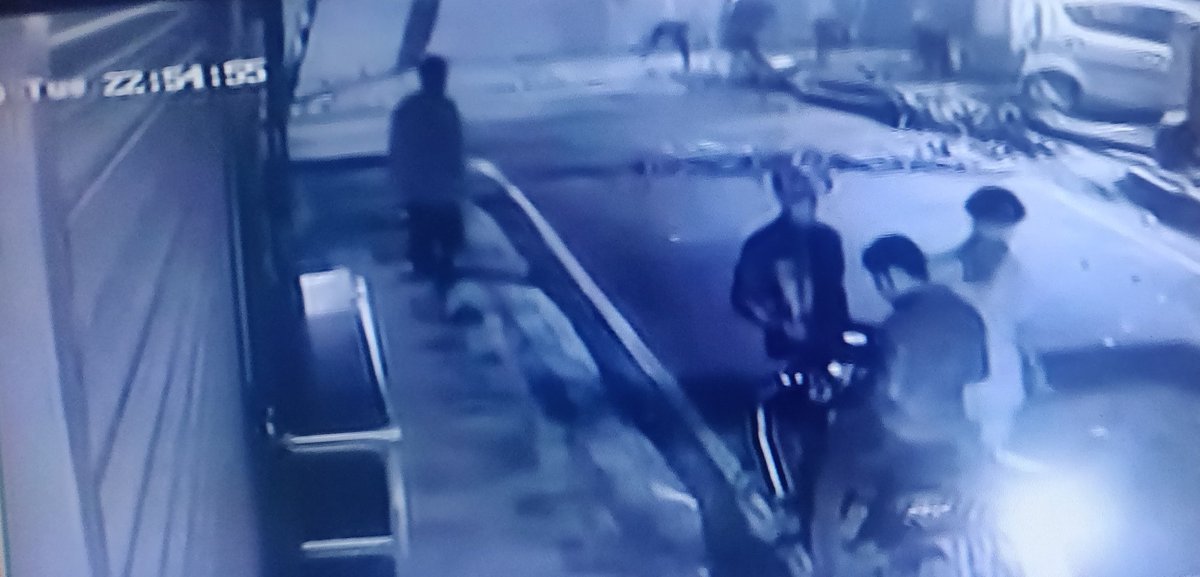 Ooh money angle in   #Bengaluru   #Riots When mob was busy pelting stones, here in middle of night one man who came in a two Wheeler seen paying money to few rioters. CCTV footage here. Why will anyone pay in middle of night when riots was on? More Details soon  #bengalururiots