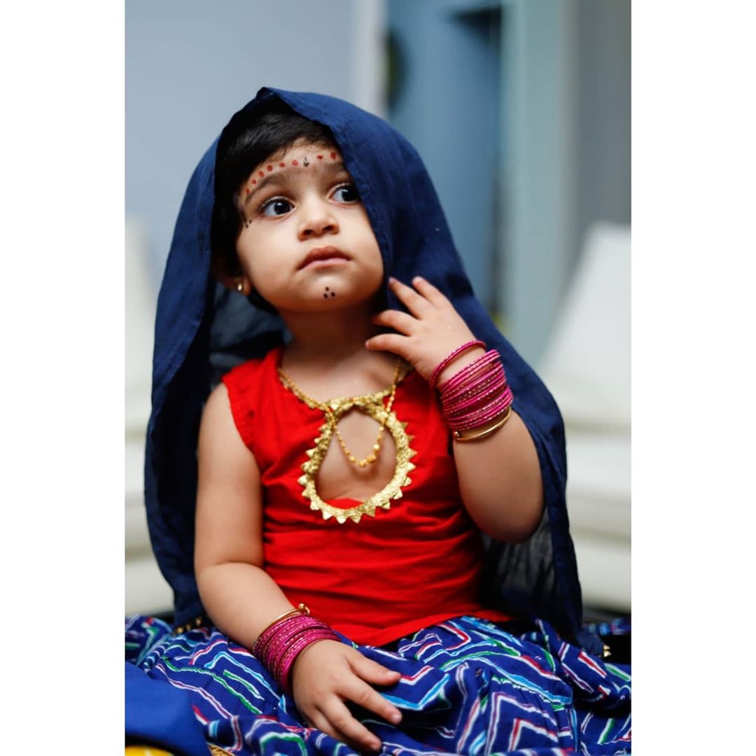 telugufilmnagar's tweet photo. Yash shares these adorable pictures of his kids dressed up as Radha and Krishna!😍

 #Yash #Tollywood #TeluguFilmNagar https://t.co/dnuhXVDtEo