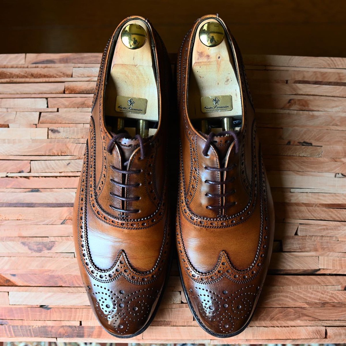 sthkzn's tweet photo. Cheaney
130周年モデルのREGENT。2枚目はチーニーのホームページに出てるREGENT、買った時は確かにこんな感じでした。
このままもいいなと。
#cheaney #cheaney130 #cheaneyregent #shoes #mensshoes #shoecare #shoeshine #チーニー #紳士靴 #革靴 #靴磨き #シューシャイン #シューケア https://t.co/nJQfzrvdBA