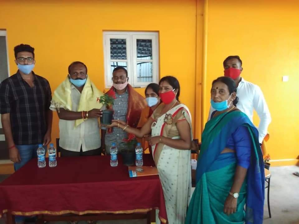 JCREDDYPK's tweet photo. Under the guidance of our MLA Sri @ArvindLBJP ji had a meeting at Doddanakundi Ward Vinayaka Layout Shakthi Kendra with all boothpresidents and pramukhs and discussed about themeasures taken till now to stop spreading of Corona virus.
#Arvindji #Modiji #MahadevapuraFightsCorona https://t.co/IKo5ux2SvK