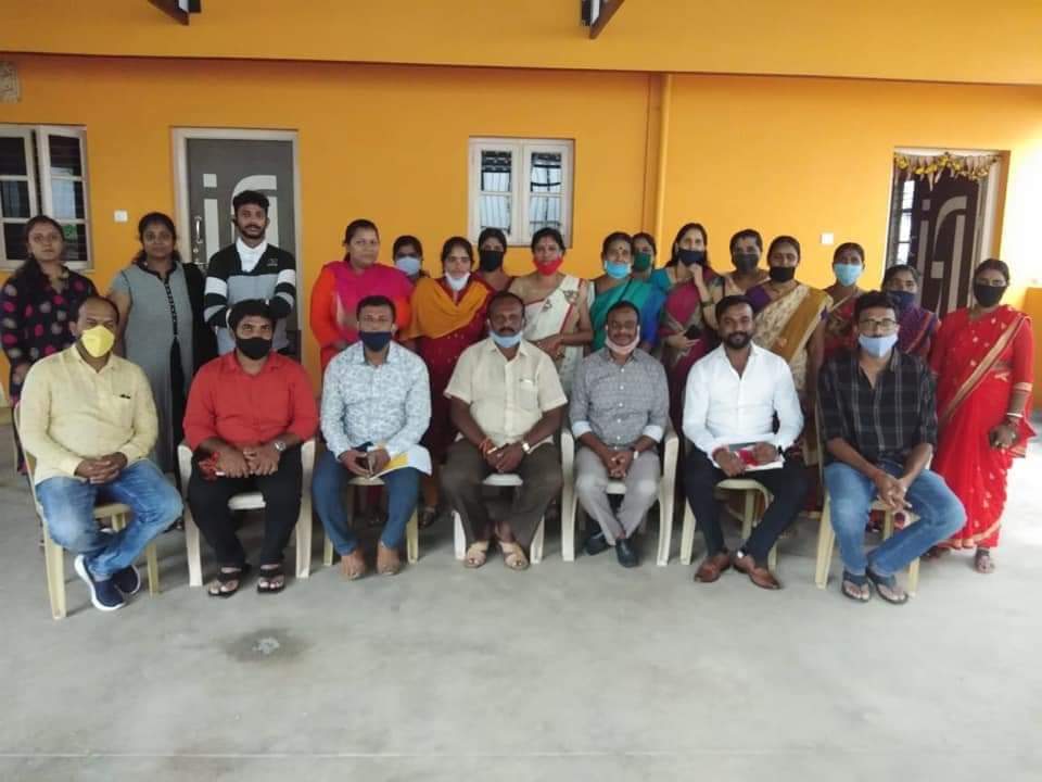 JCREDDYPK's tweet photo. Under the guidance of our MLA Sri @ArvindLBJP ji had a meeting at Doddanakundi Ward Vinayaka Layout Shakthi Kendra with all boothpresidents and pramukhs and discussed about themeasures taken till now to stop spreading of Corona virus.
#Arvindji #Modiji #MahadevapuraFightsCorona https://t.co/IKo5ux2SvK