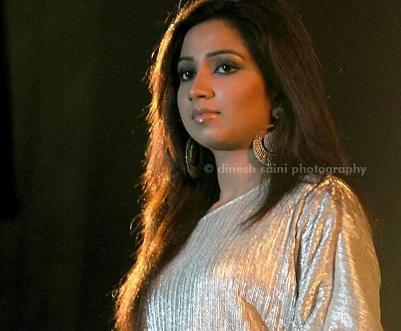 SonaSsg's tweet photo. Morning brighting up with such phenomenal musical stuffs.♥
@shreyaghoshal Good morning princess.♥ #FavThrowback
Have an awesome day ahead with immense blessings & abundance of love.♥ https://t.co/a7pfuo1Hbu