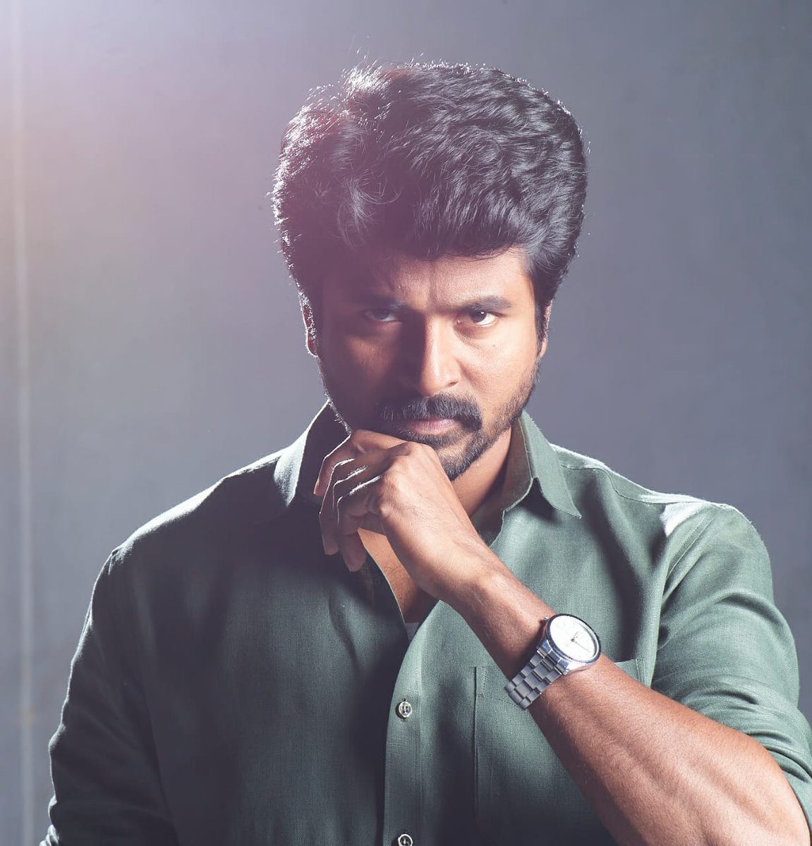 vimalraj9524's tweet photo. A Verithanam Look #Prince @Siva_Kartikeyan Annan 😎🔥
One Year Of #NVPFirstLook
#NammaVeettuPillai
@pandiraj_dir @immancomposer @sunpictures @sooriofficial https://t.co/Z0FOTykZlq