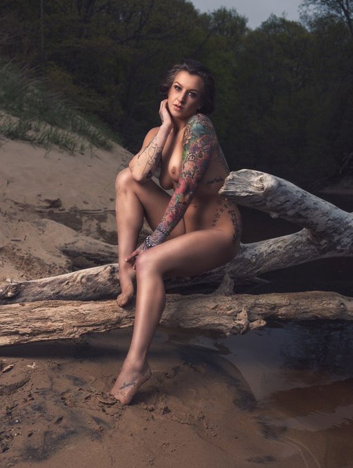 I forget I have Twitter a lot. https://t.co/b5DfoPqbNx<a href="/tag/martesdeespejo"class="tags"><span>#martesdeespejo</span></a>