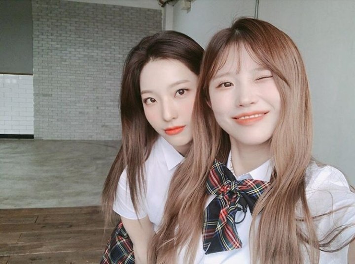 fiq_D_flover's tweet photo. [💌#fromis_9] 
-Instagram Update-

#Saerom #Hayoung #HaRom #itsbeenalongtime #feelshappy #nyangnyanginyang 👭🏻 💞

#fromis_9 #프로미스나인
@realfromis_9 https://t.co/18ItSboWBF