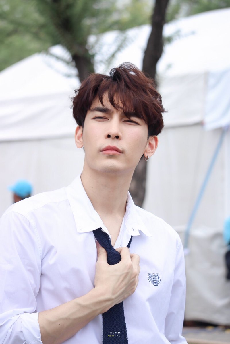 เธอคือลมร้อน ที่พัดมาตอนที่ใจฉันหนาว~  #บอกรักแม่สไตล์น้องมิว #MewSuppasit #mewlions #หวานใจมิวกลัฟ