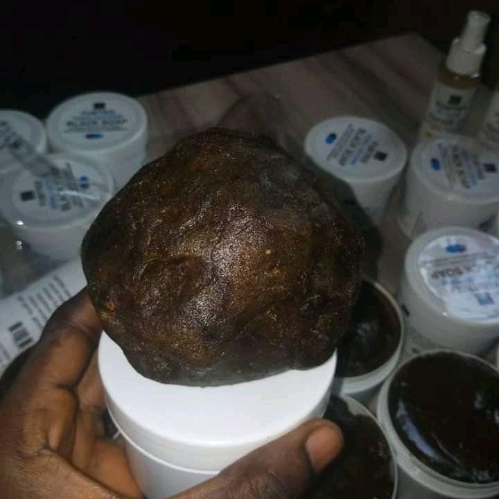 fubtrix's tweet image. Fubtrix natural lightening soap, made with almond seed, pure honey and more natural ingredient. Only #1500 reach me @ 07031815812 or visit our instagram page @fubtrix group