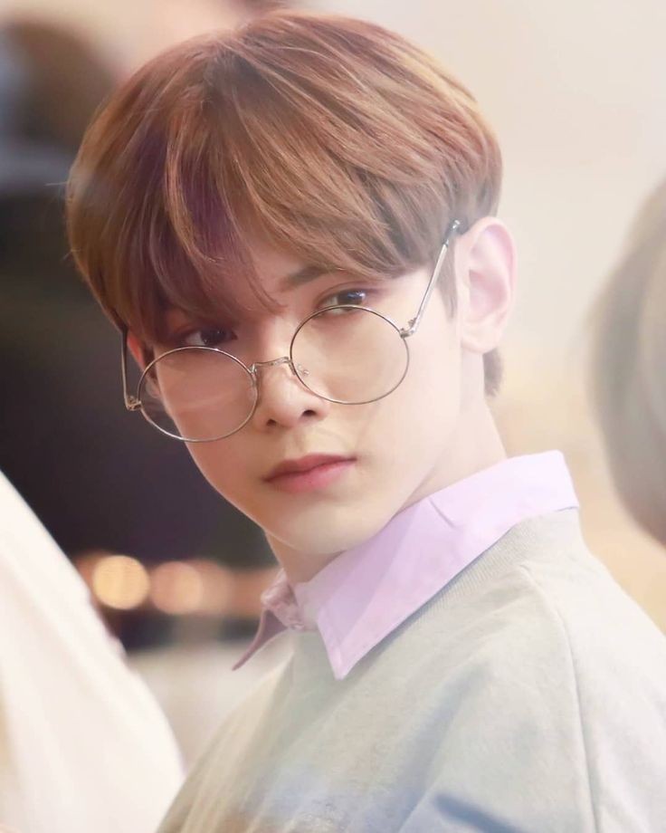 yeosang in glasses ; a beautiful thread