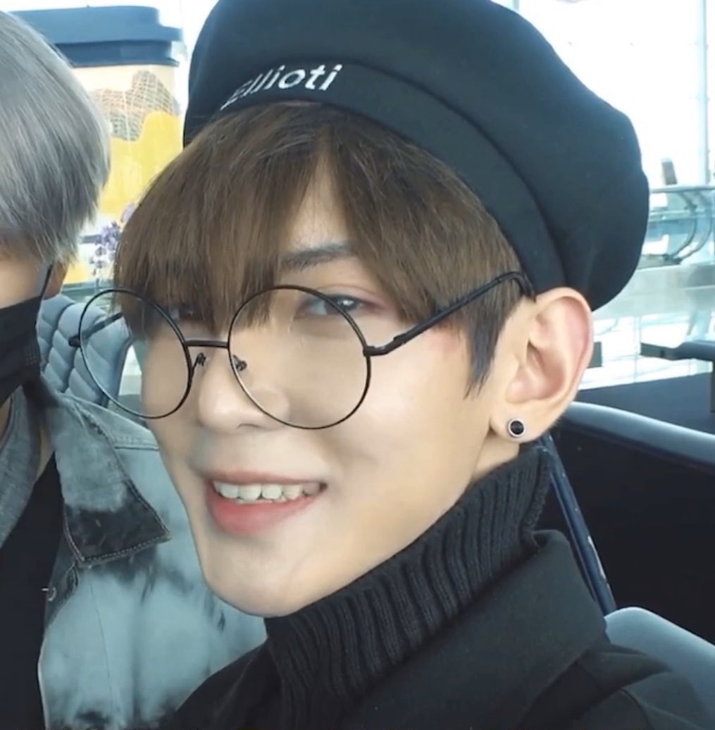 yeosang in glasses ; a beautiful thread