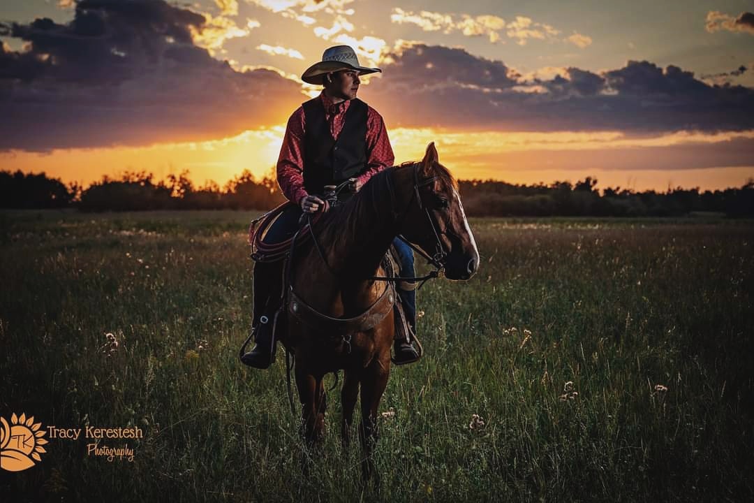 tracyportraits's tweet photo. Momma Don't Let You Babies Grow Up To Be Cowboys
#grad2020🎓 #cowboy #quarterhorse #saskachewanphotography #saskachewanphotography @Saskatchewan #photography #SaskTrailsPhotoContest @weatherchannel #YourSask #exploresask @CanGeo #sharecangeo @weathernetwork #prairiesnorth https://t.co/jFbIfwaPFI