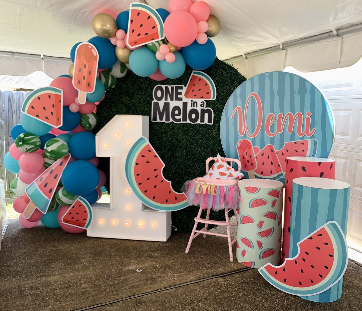 LRiliece_Events's tweet photo. Demi is ONE in a Melon!! We loved creating this pink, green and turquoise #oneinamelon yard set up for Demi’s first birthday! 
Contact us today about your upcoming celebration! 
#firstbirthdayparty #firstbirthdayideas #partyinspo #yardparty #watermelontheme #eventstylist https://t.co/yFqeMjOofl