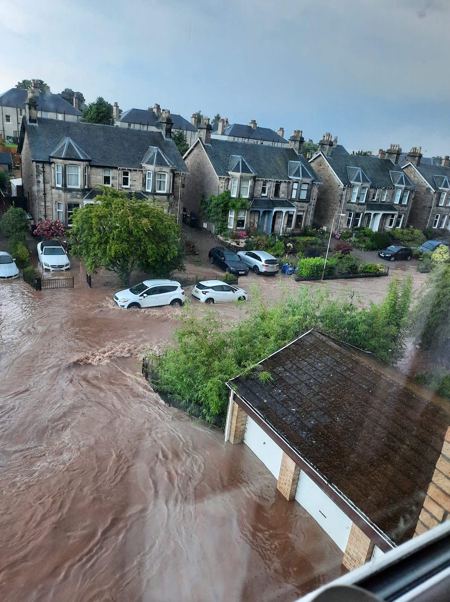 ArnieMcKay's tweet photo. Queens Court, Perth 🆘 @WindyWilson88 https://t.co/kqIOv4dqvR