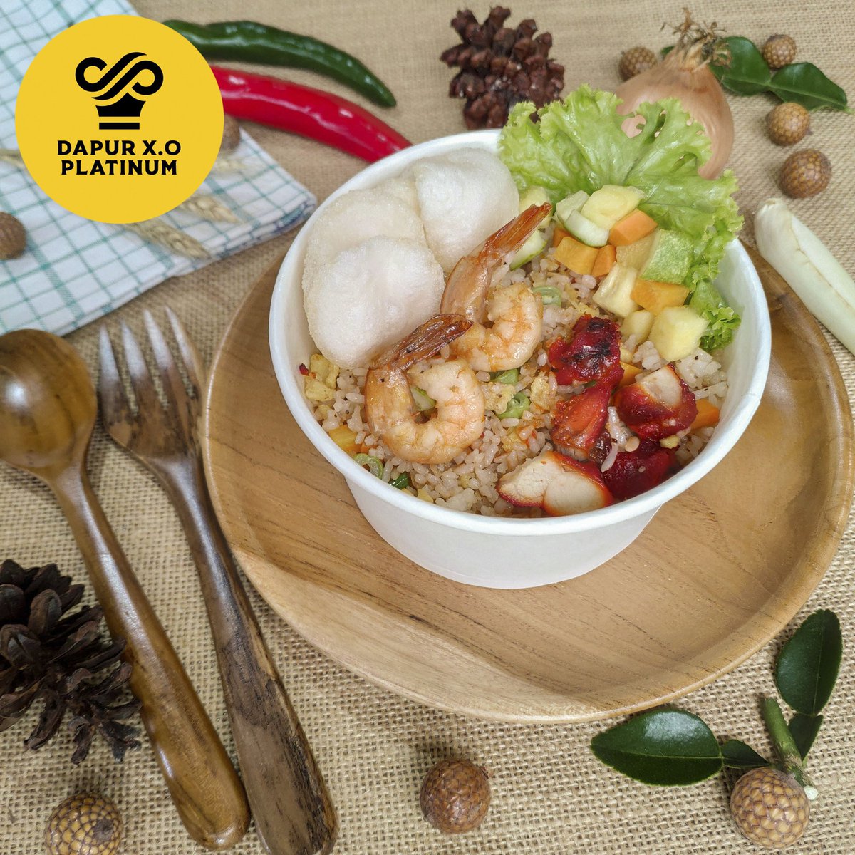 DapurXOPlatinum's tweet photo. NASI GORENG YANG CHOW "Digoreng dg bumbu spesial ditambah potongan ayam merah, udang, telur, buncis, wortel &amp; daun bawang. Disajikan dgn acar dan kerupuk."
haucek lah 
#nasigoreng #nasgor #nasgoryangchow #nasgorjogja #comingsoon #stayhealthy #dapurXOplatinum #jogjaistimewa #jogja https://t.co/T3sInwg8Xd