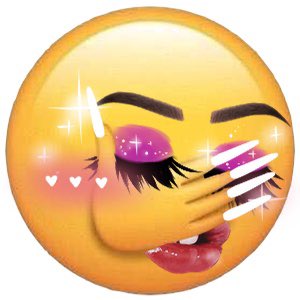 CarmenKingy's tweet photo. dont be flirting in my dms unless you’re buying me a dior saddle bag https://t.co/LhY8AEBYUI