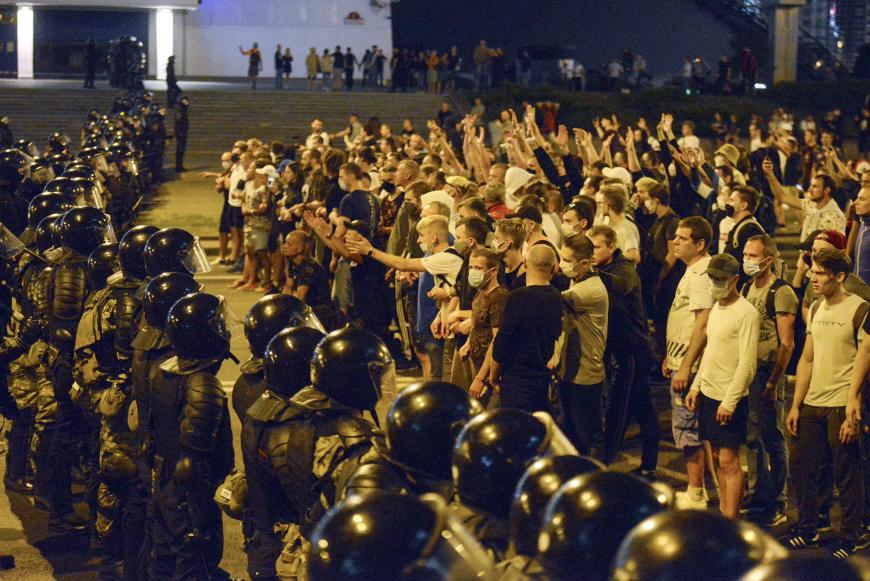 Human Rights Watch's examination of how Belarus security forces viciously attacked largely peaceful protesters, using: - stun grenades; - rubber bullets and slugs; - tear gas. All made more horrific by brutal beatings and abductions...  https://www.hrw.org/news/2020/08/11/belarus-violence-abuse-response-election-protests