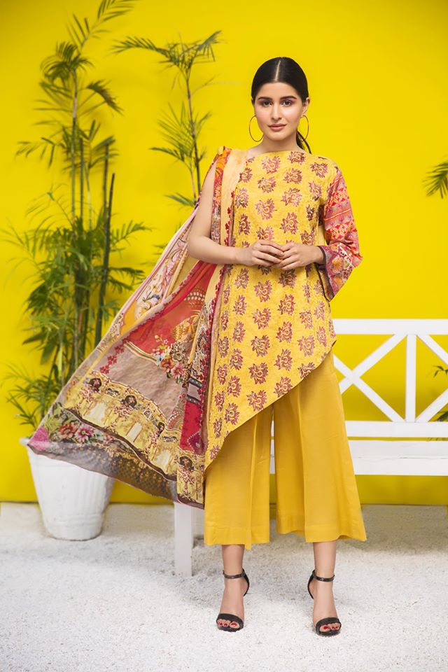 ZVbrand's tweet image. Look easy, effortless &amp;amp; endlessly versatile in #Zeevaro beautiful &apos;SAWAN&apos; Digital Embroidered Collection. Order now from our website or contact us directly on our FB page.  

#SAWANcollection #BrandZeevaro #Zeevaro #ZeevaroFabric