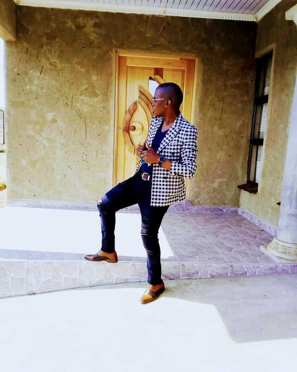 xoliswanyandeni's tweet image. Me dancing cause traditional medicine is working so well on the Healing. Abalaphi bendabuko ngiyabahlonipha .. Happy Dance 🕺🏾🕺🏾
#PositiveVibesOnly #RecoveryModeActivated